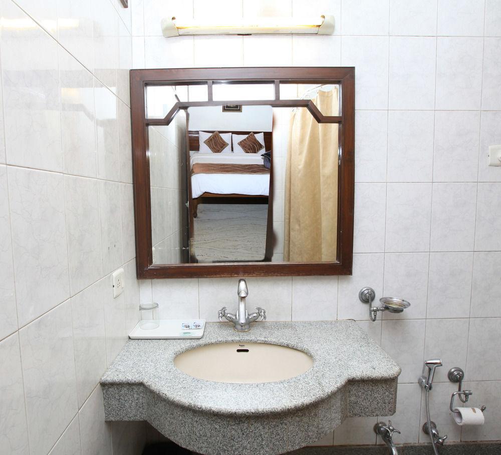Fabhotel Lord Inn نيودلهي المظهر الخارجي الصورة